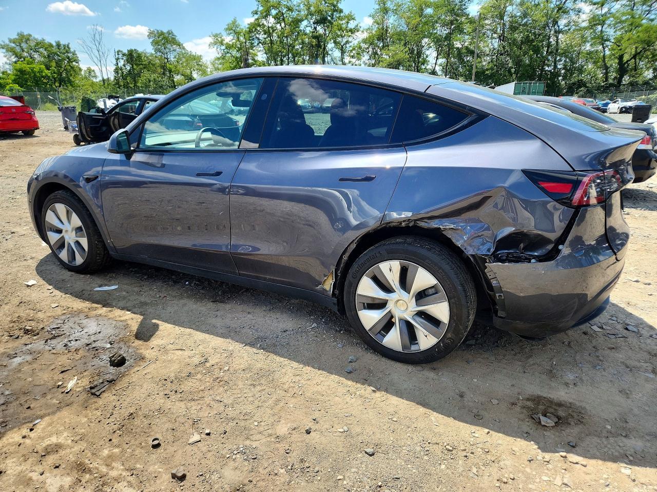 2023 Tesla Model Y - Фото 2