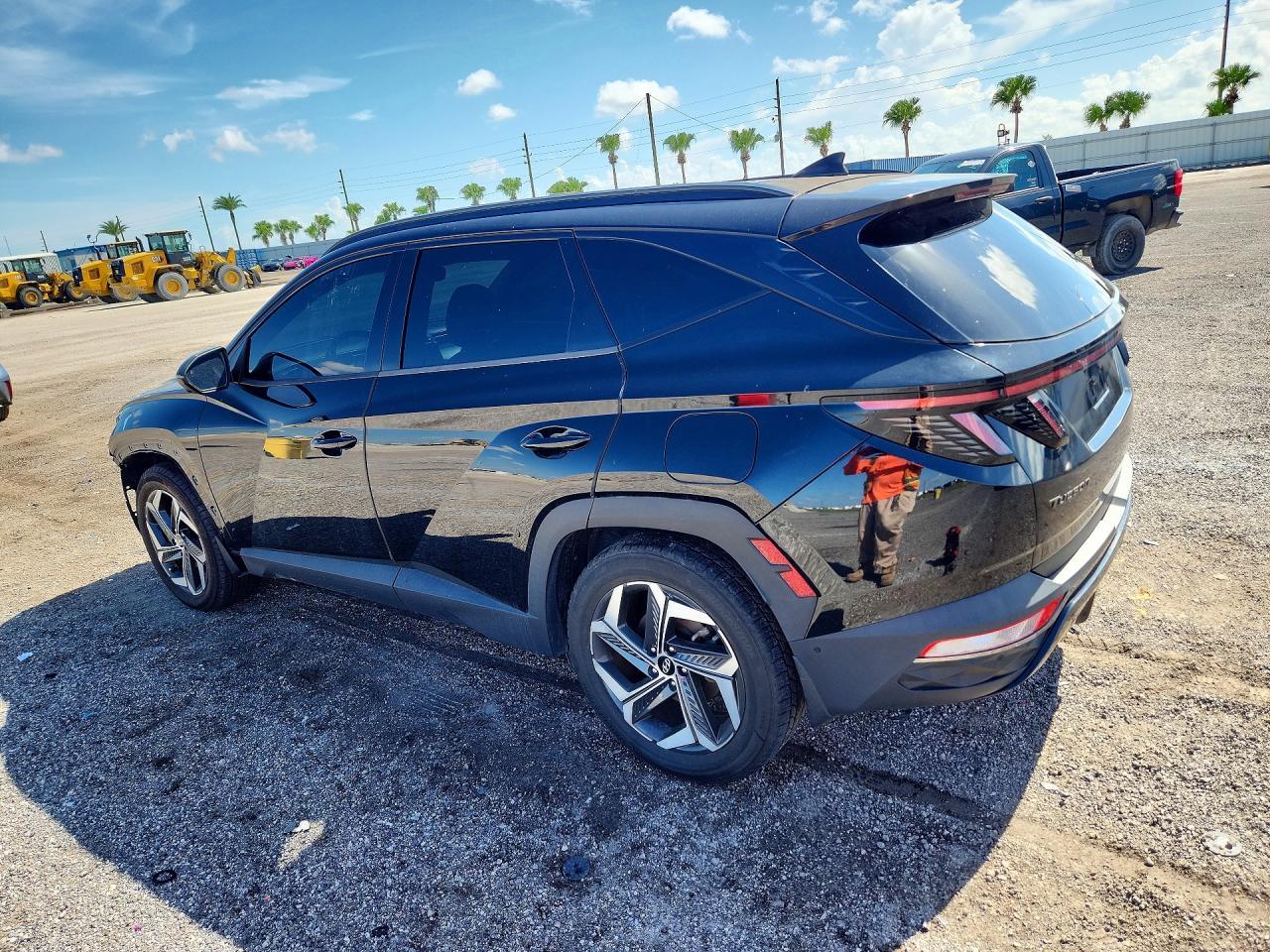 2022 Hyundai Tucson Limited - Image 2