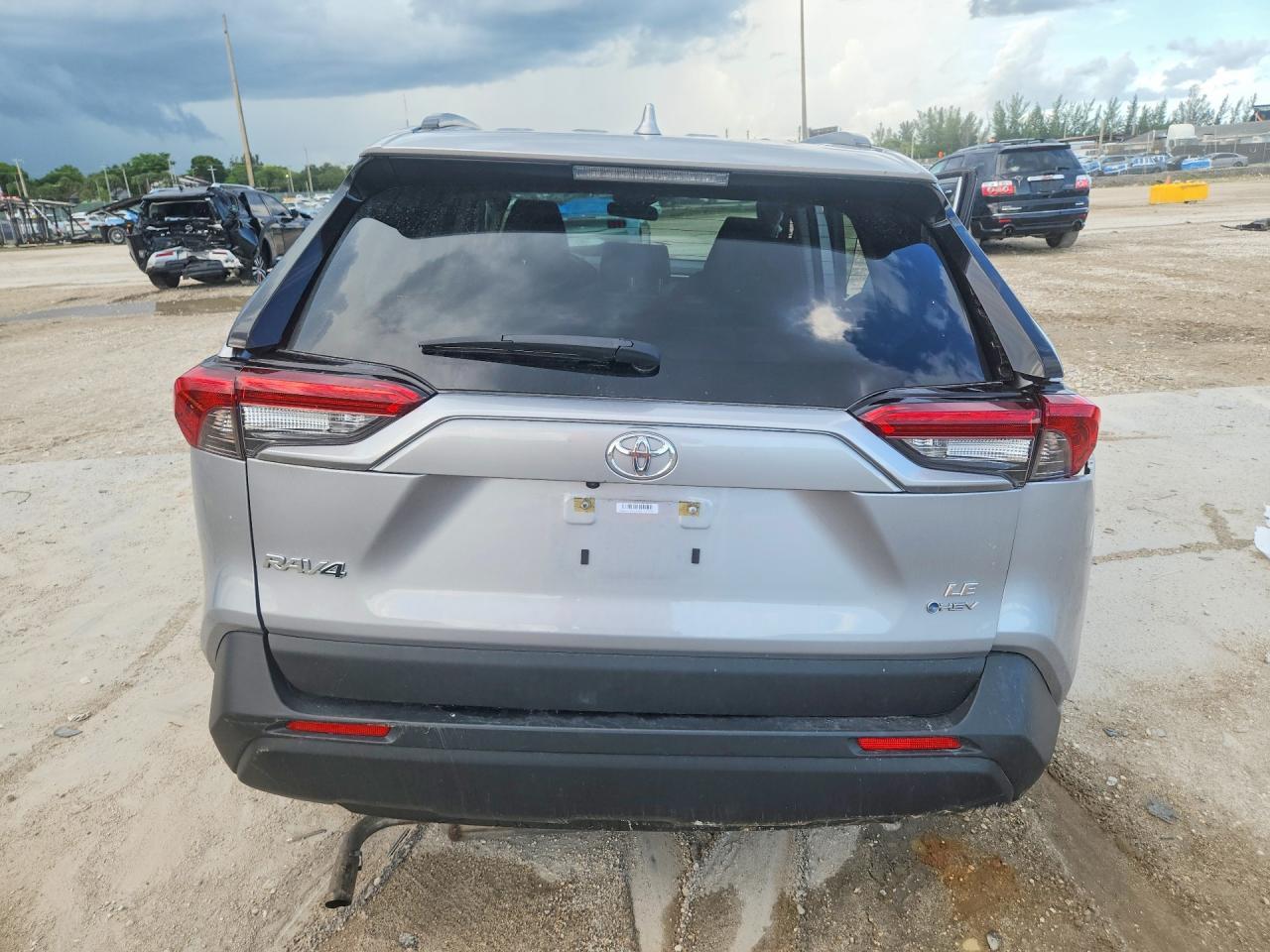 2025 Toyota Rav4 Le - Фото 6