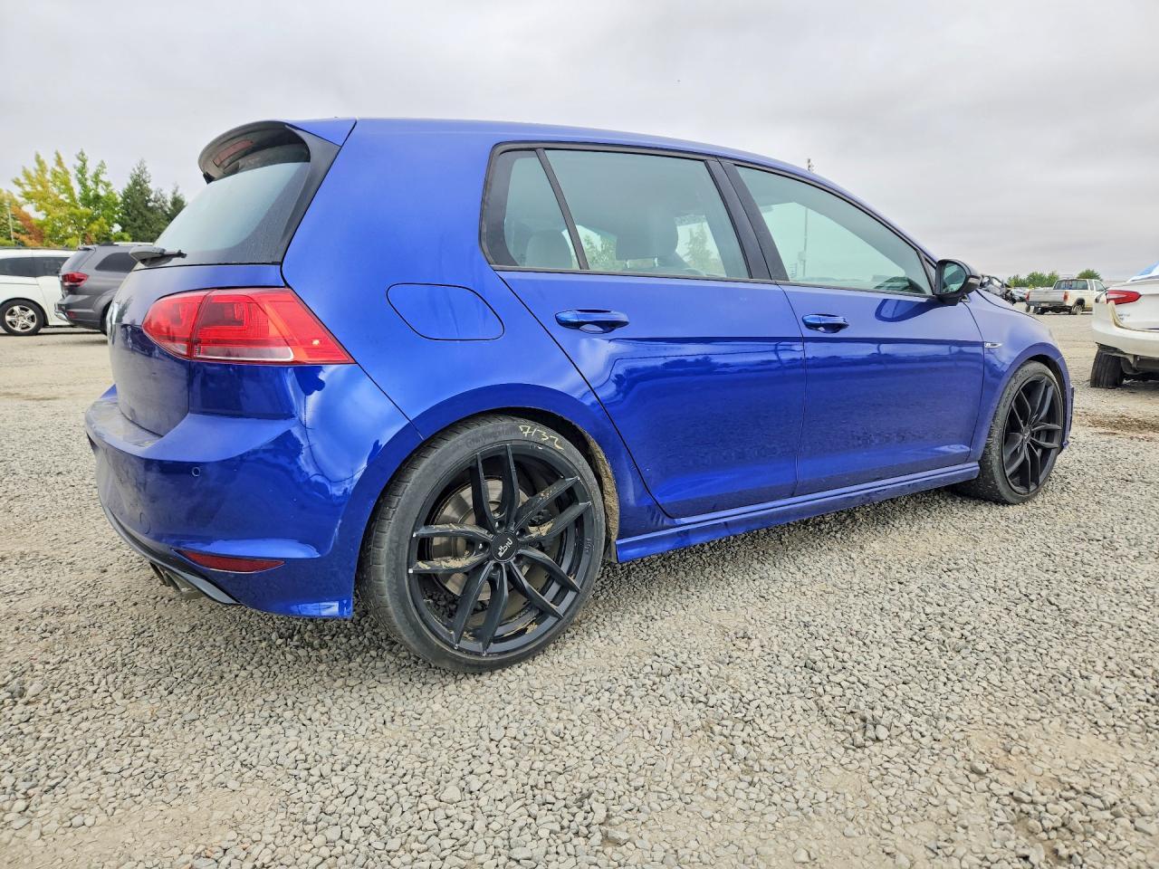 2017 Volkswagen Golf R - Image 3