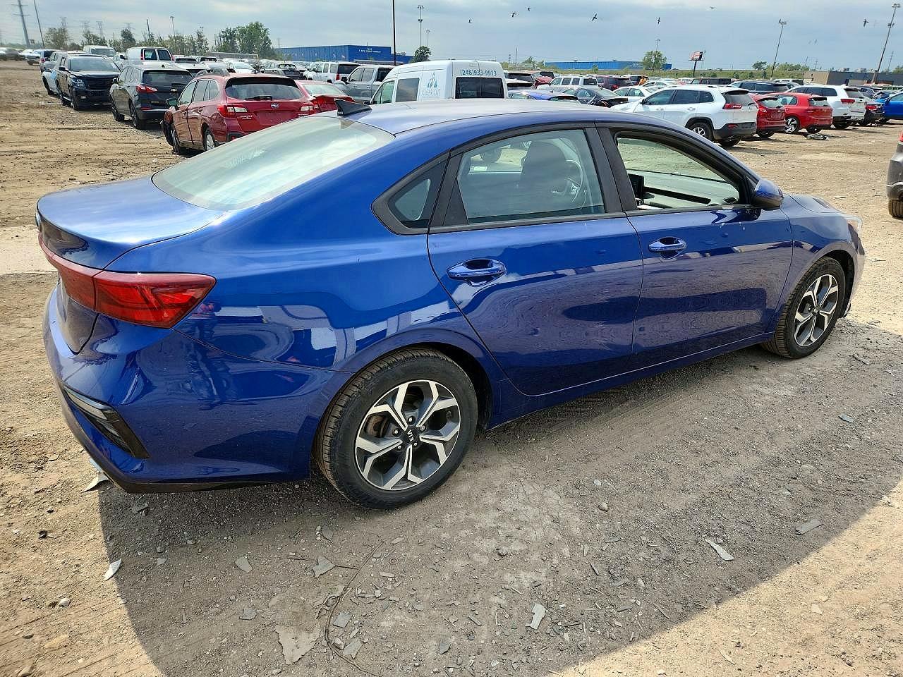 2019 Kia Forte Lxs - Фото 3