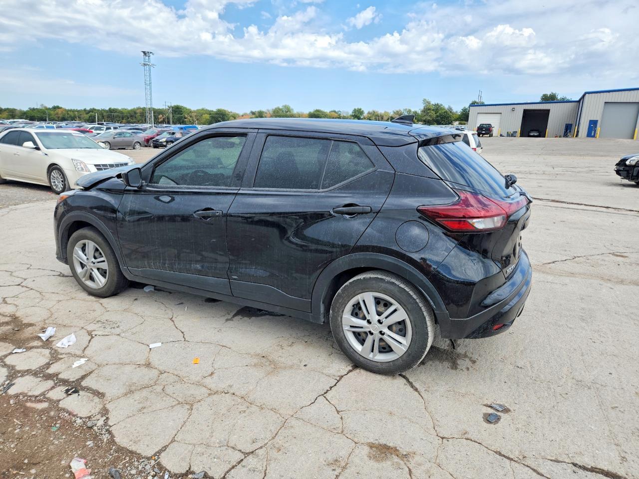 2021 Nissan Kicks S - Фото 2