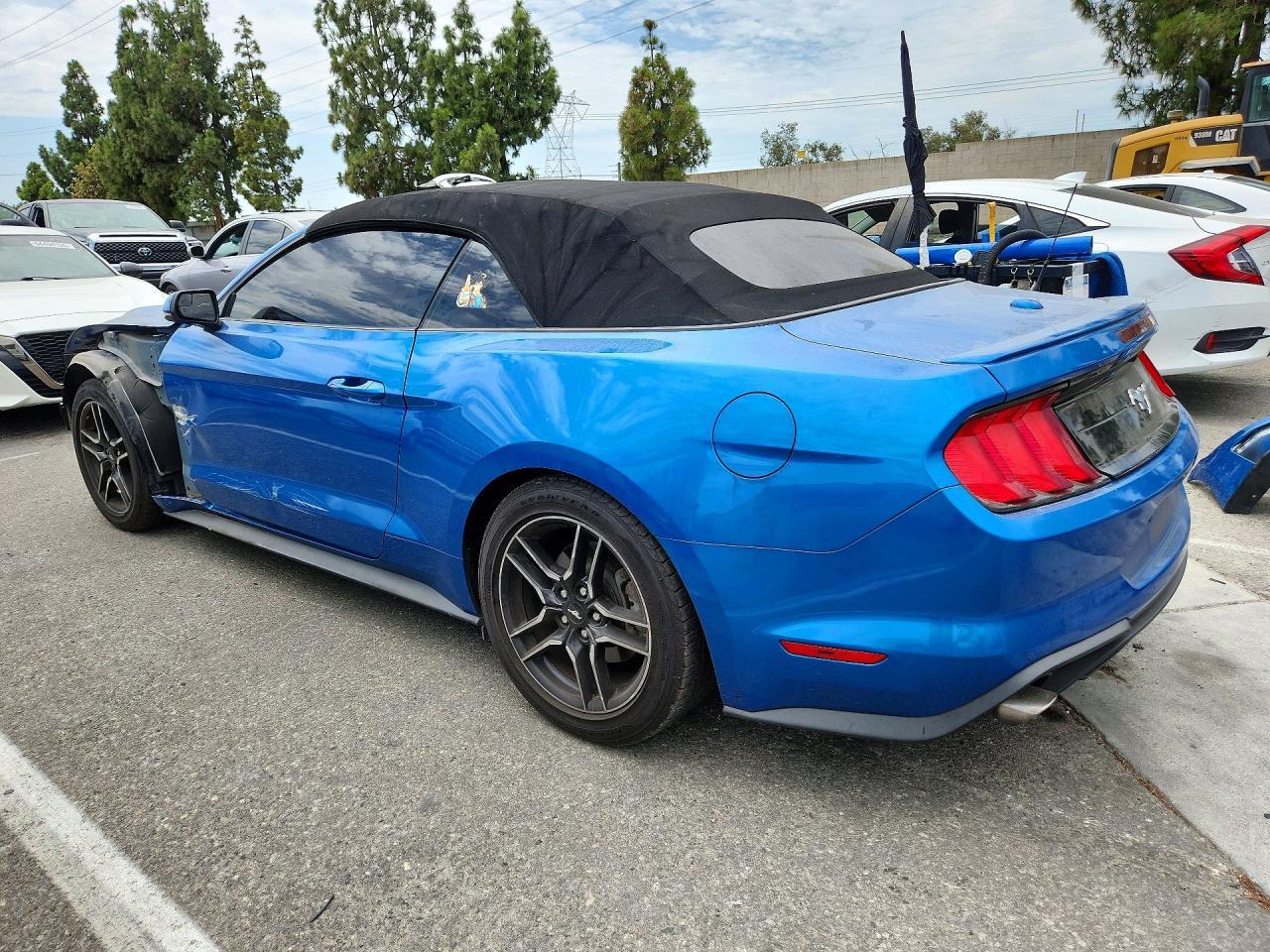 2020 Ford Mustang - Фото 2
