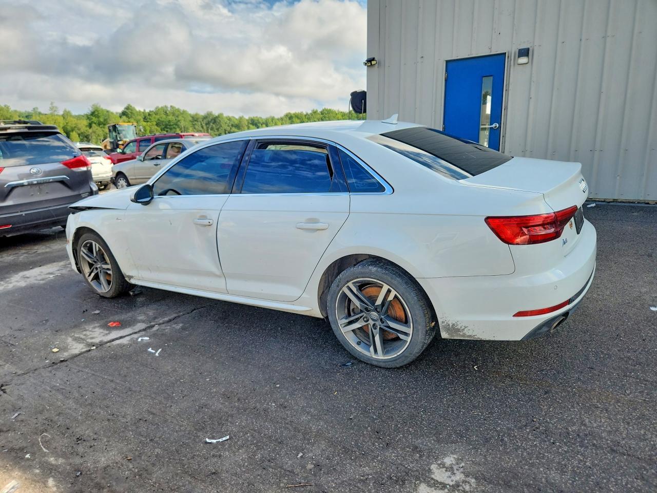 2017 Audi A4 Premium Plus - Фото 2