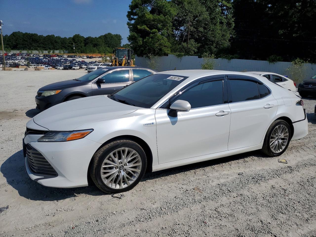 2018 Toyota Camry Hybrid Xle
