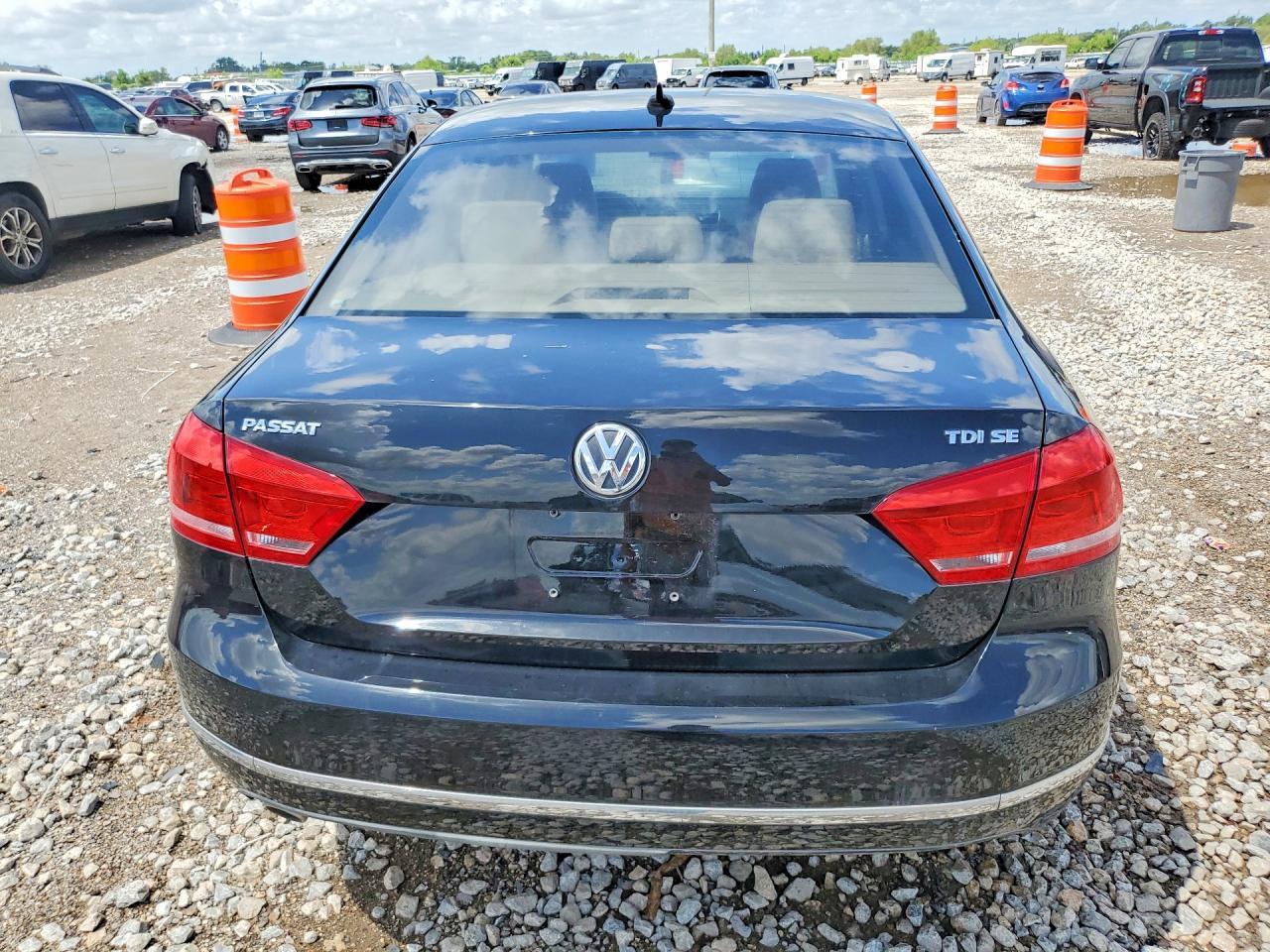2013 Volkswagen Passat Se - Image 6