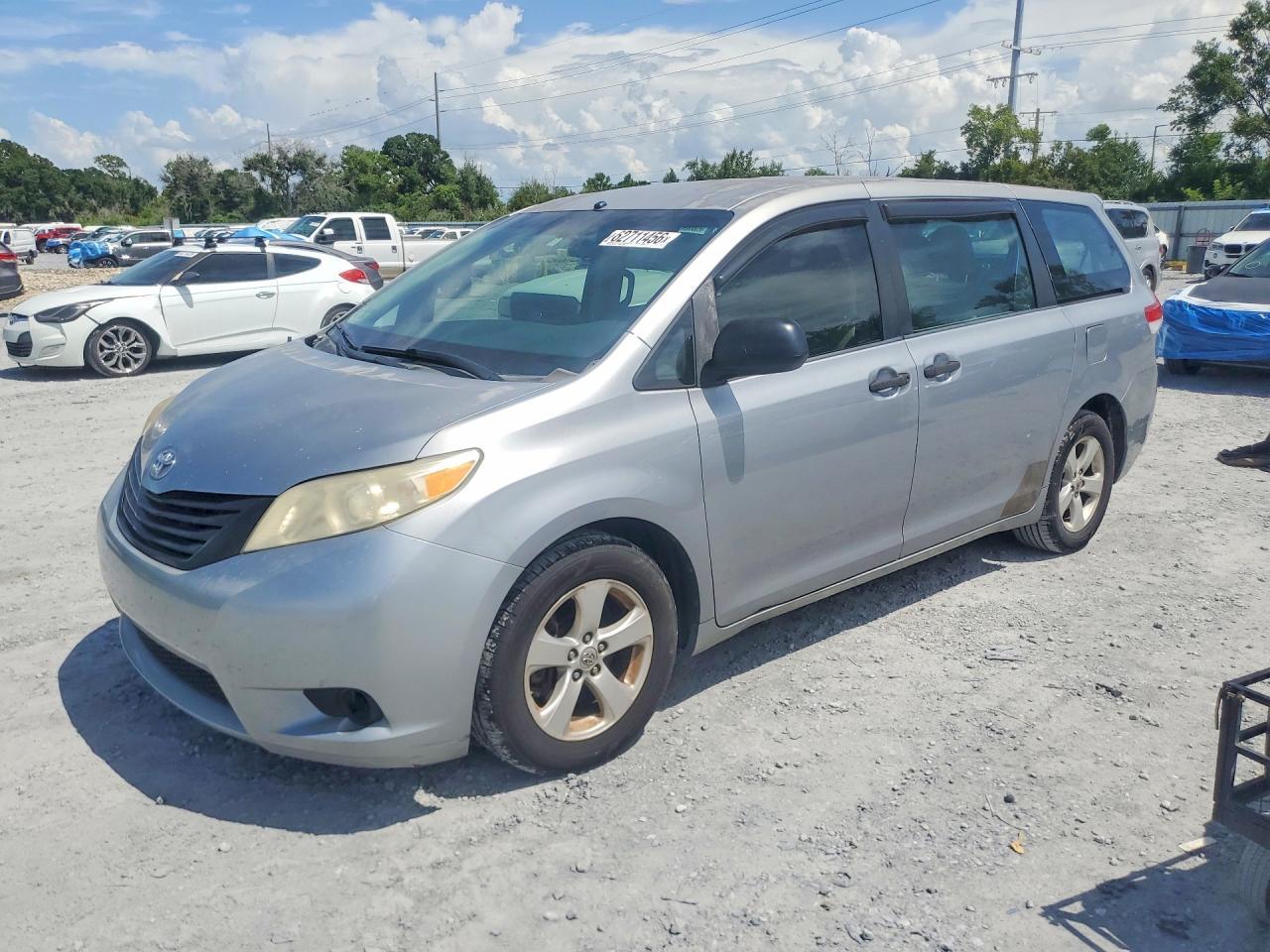 2011 Toyota Sienna Base 7-Passenger