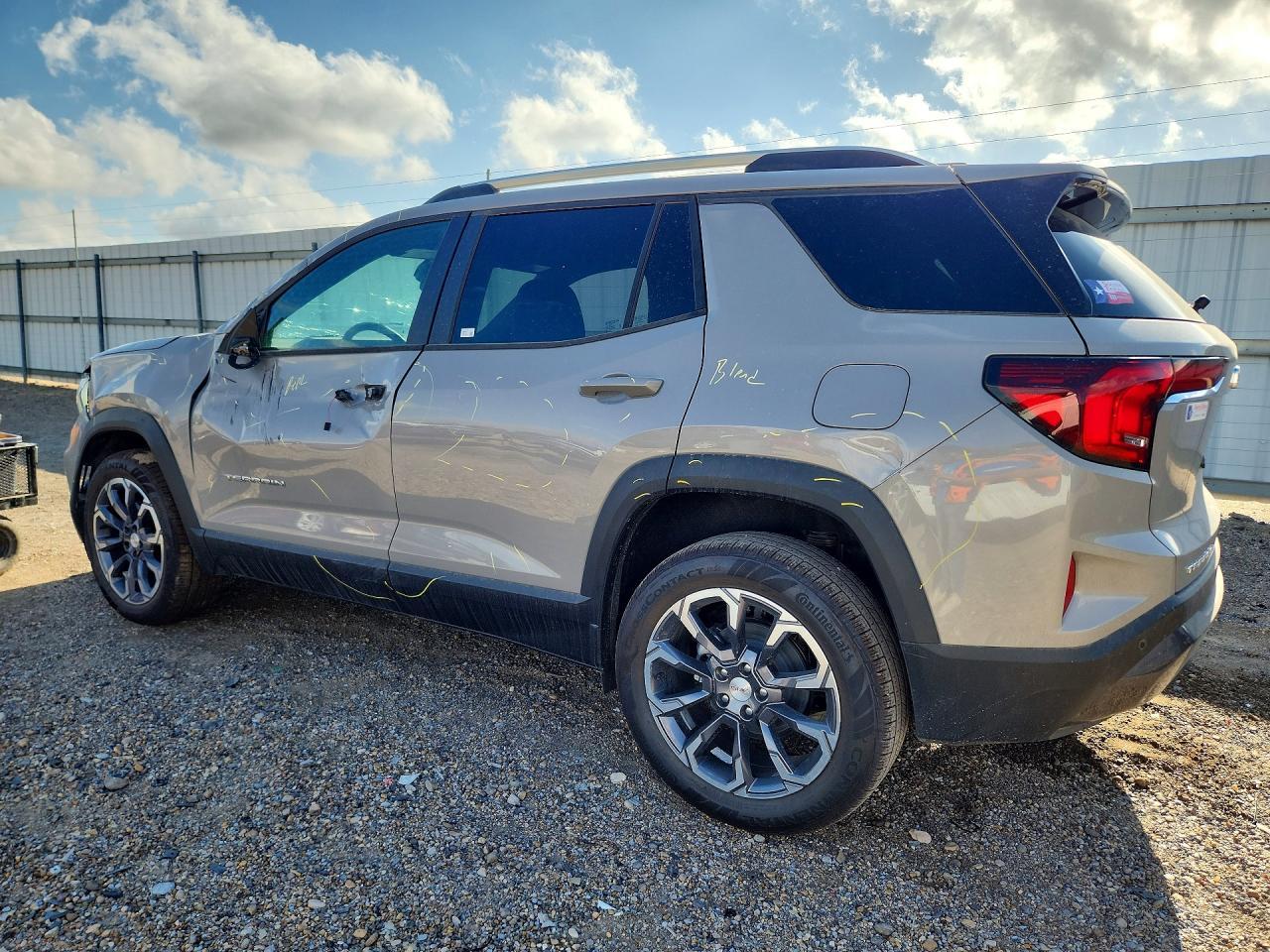 2026 GMC Terrain Elevation - Фото 2