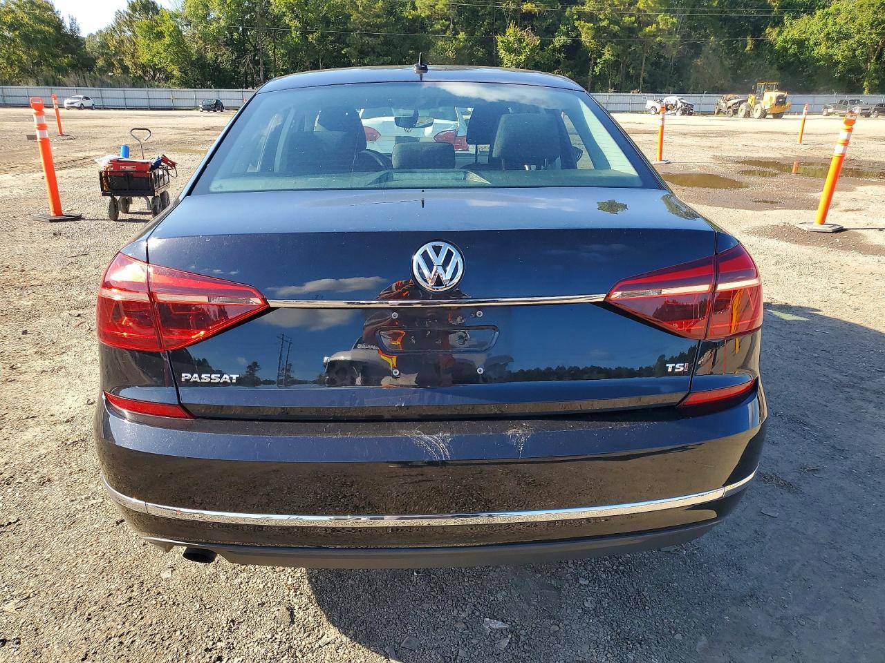 2017 Volkswagen Passat S - Фото 6