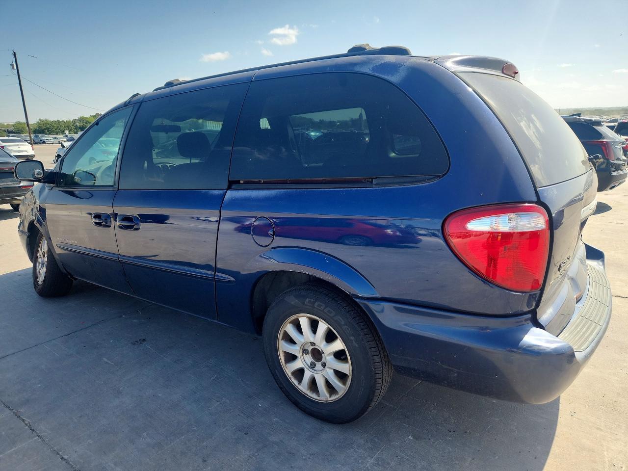2001 Chrysler Town & Country Ex - Image 2