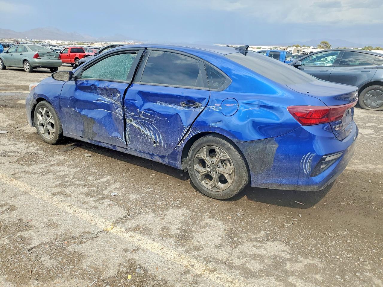 2020 Kia Forte Lxs - Image 2