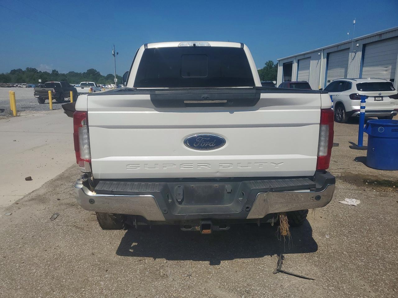 2017 Ford F250 Super Duty - Image 6