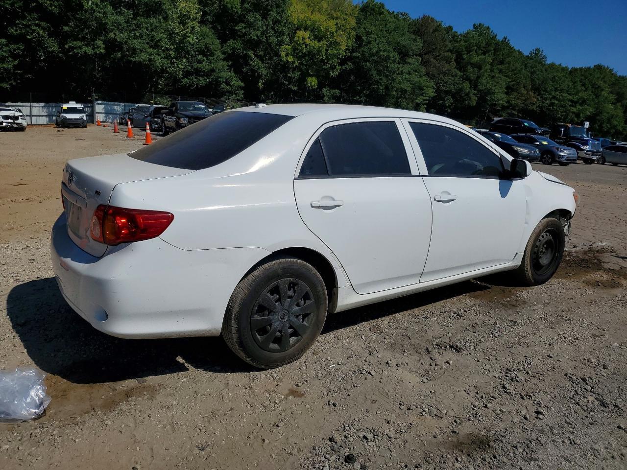 2010 Toyota Corolla Le - Фото 3