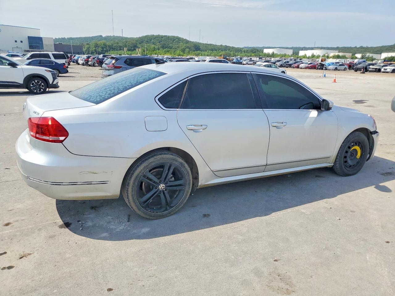 2015 Volkswagen Passat Se - Фото 3