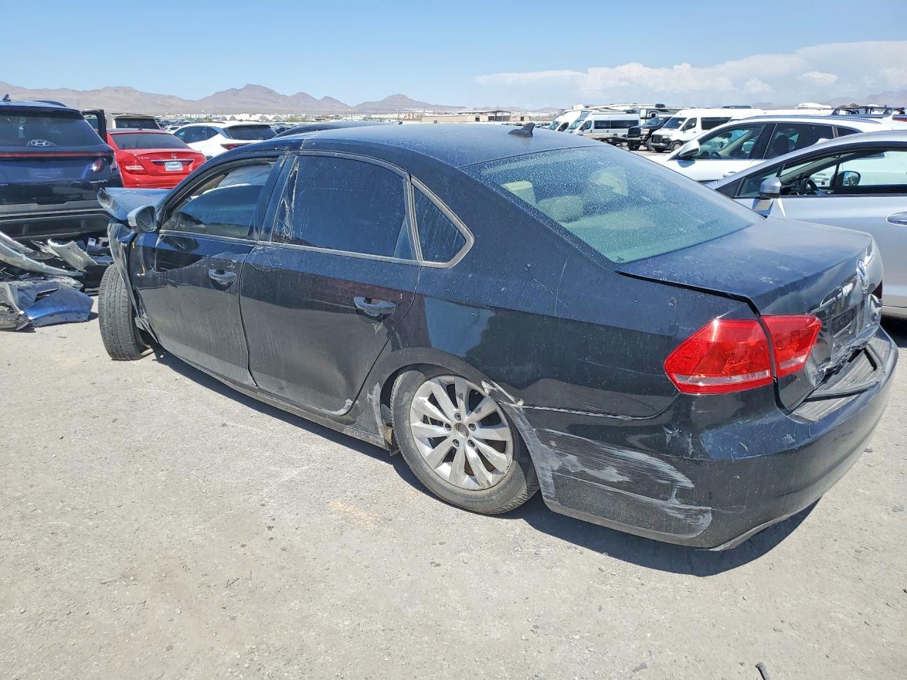 2015 Volkswagen Passat 1.8T S/Wolfs - Фото 2
