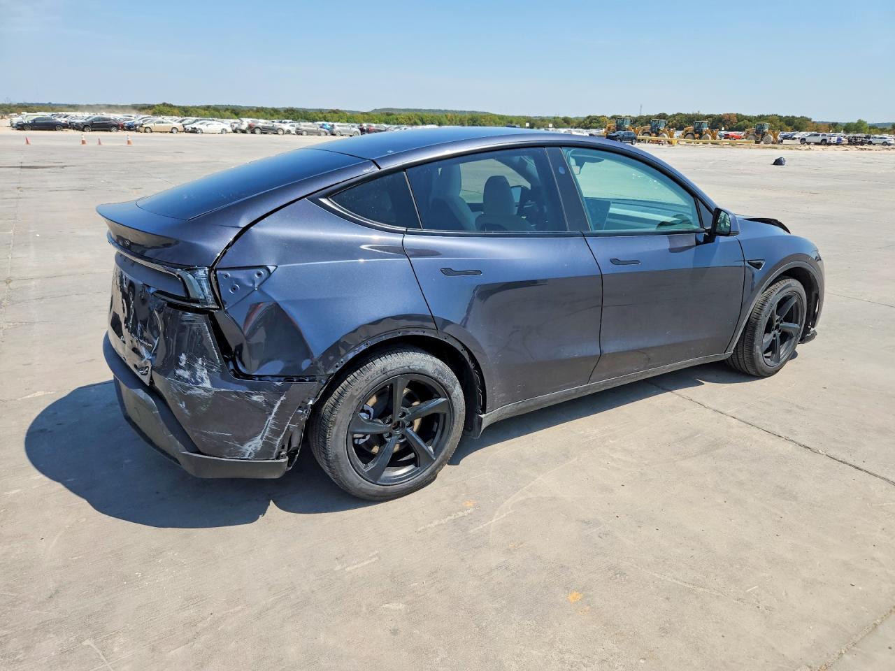 2026 Tesl Model 3 - Фото 3