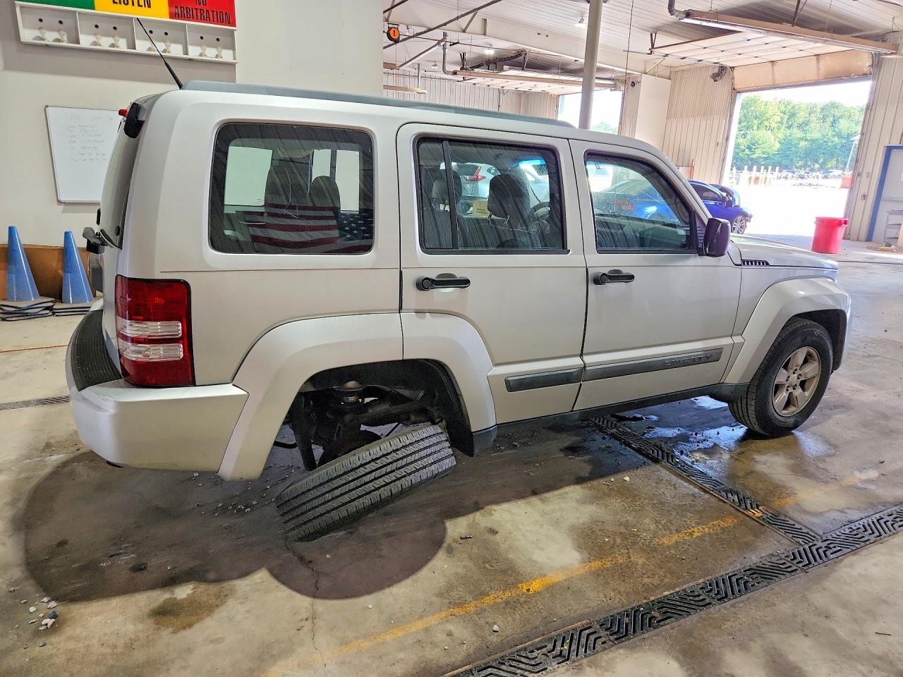 2011 Jeep Liberty Sport - Image 3