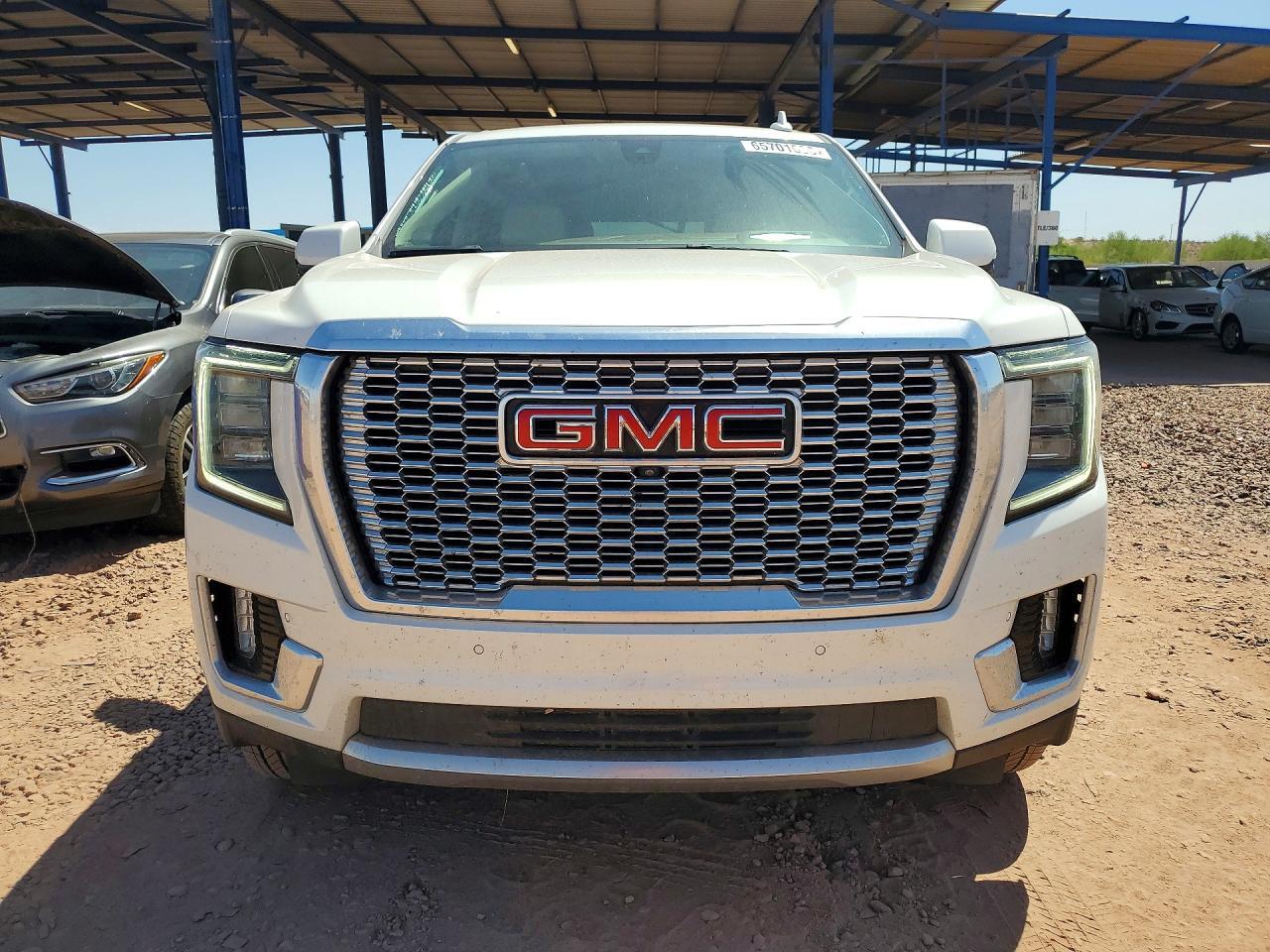 2021 GMC Yukon Denali - Image 5