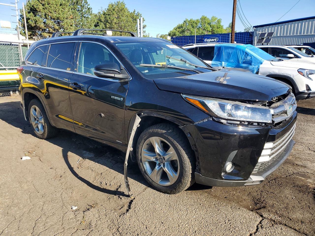 2017 Toyota Highlander Hybrid Limited - Image 4