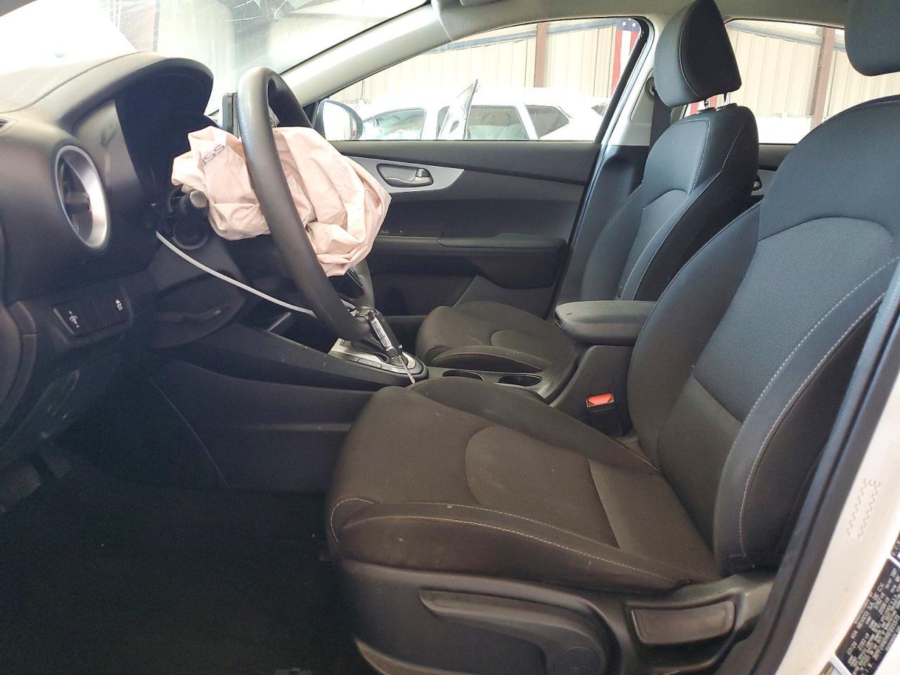 2024 Kia Forte Lxs - Image 7