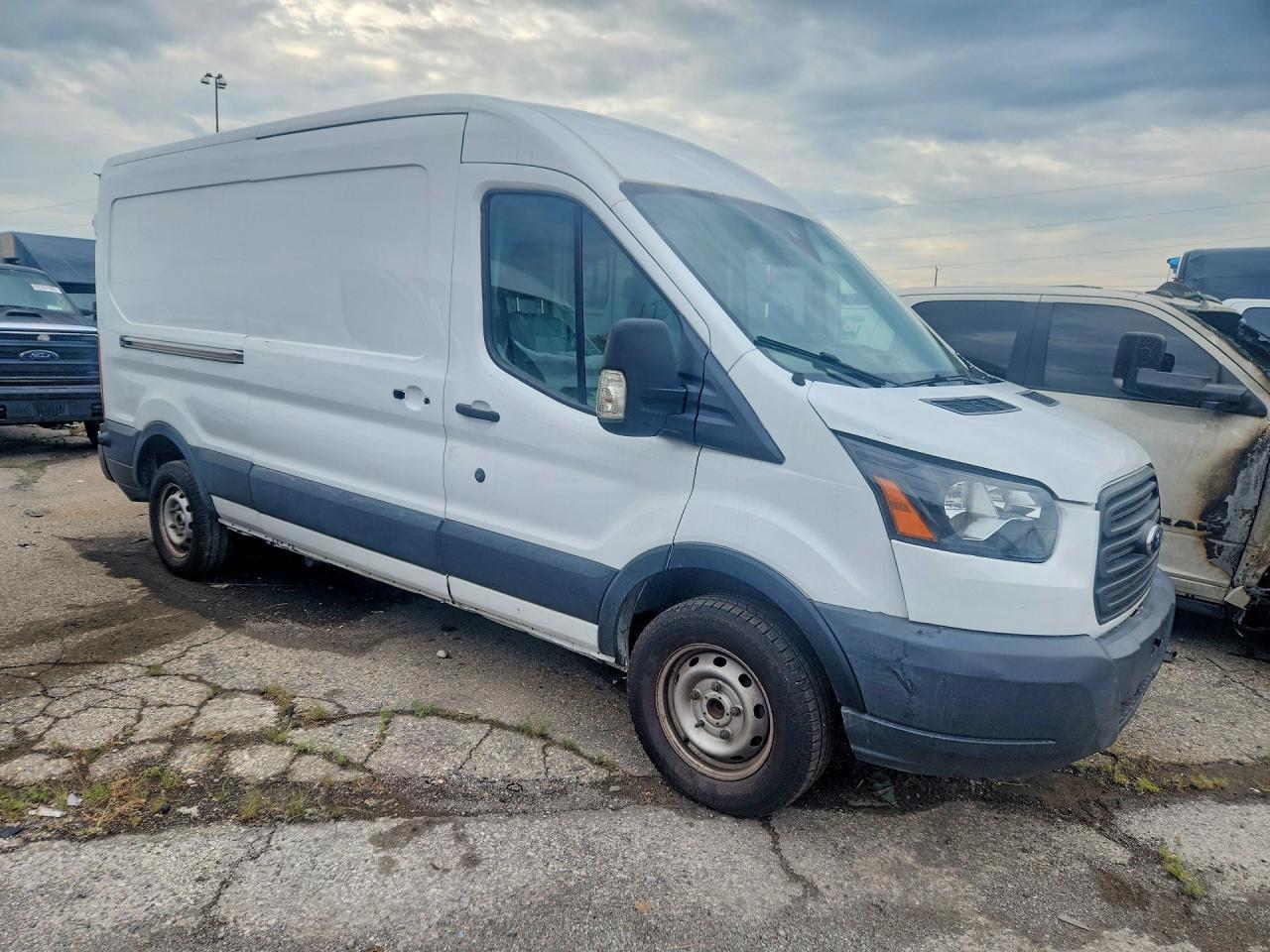 2017 Ford Transit 250 Delivery Van - Фото 4