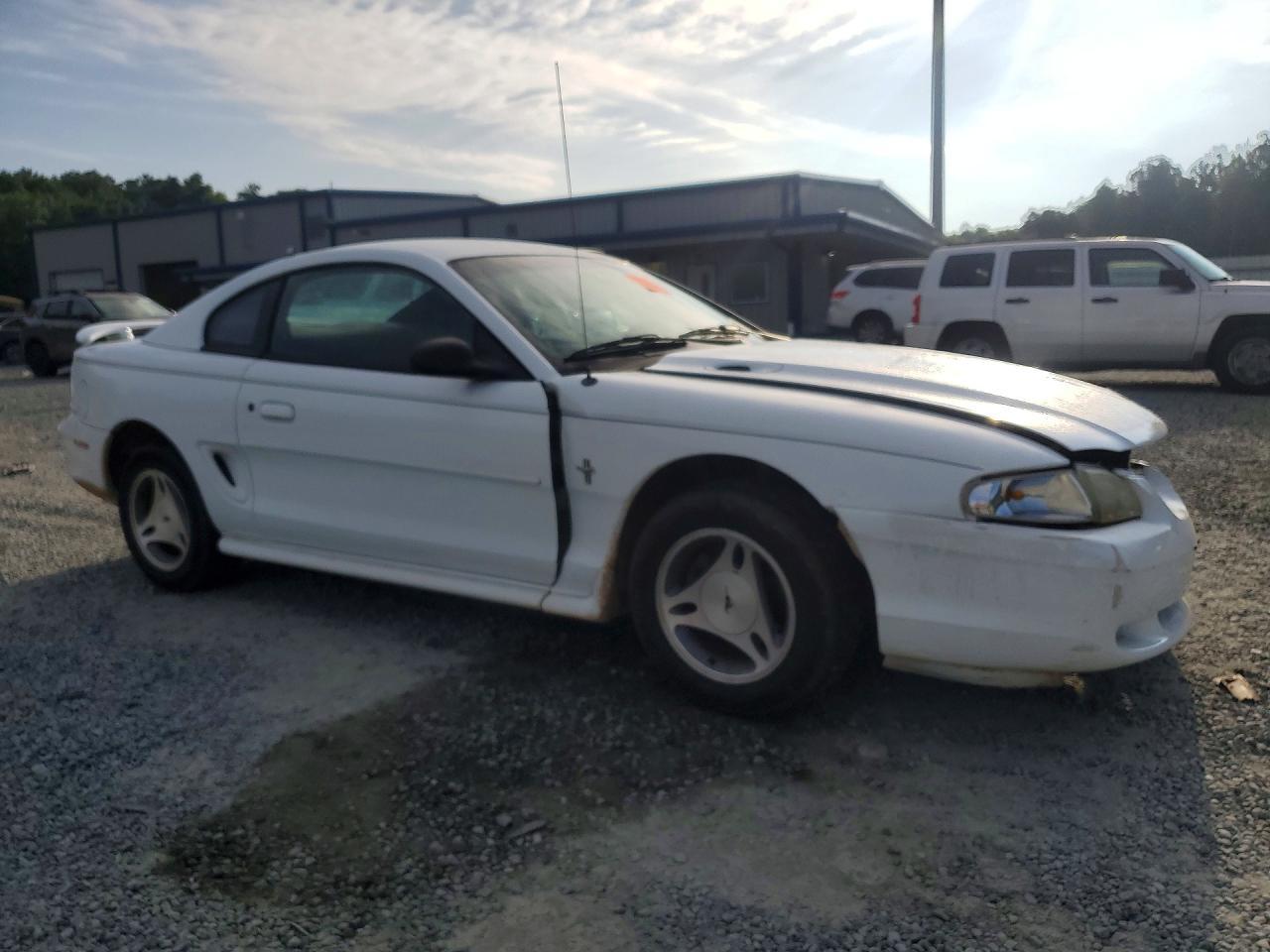 1998 Ford Mustang - Image 4