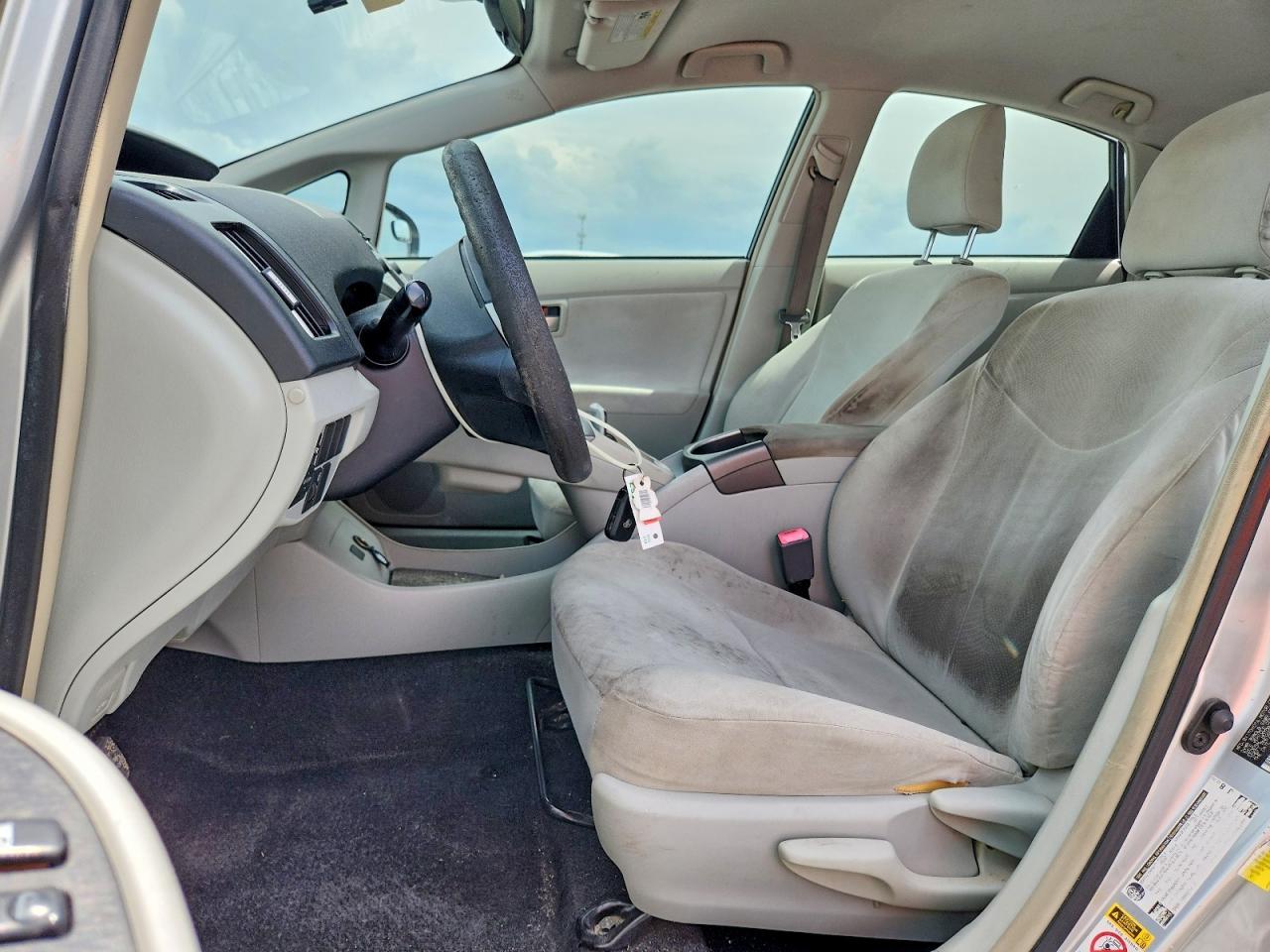 2012 Toyota Prius Two - Image 7