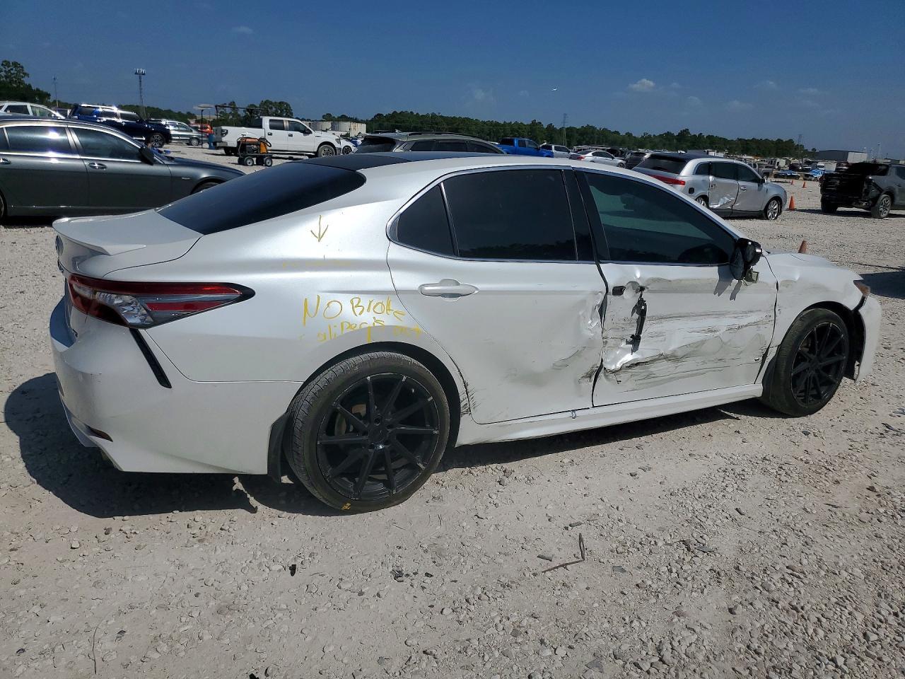 2018 Toyota Camry Xse - Image 3