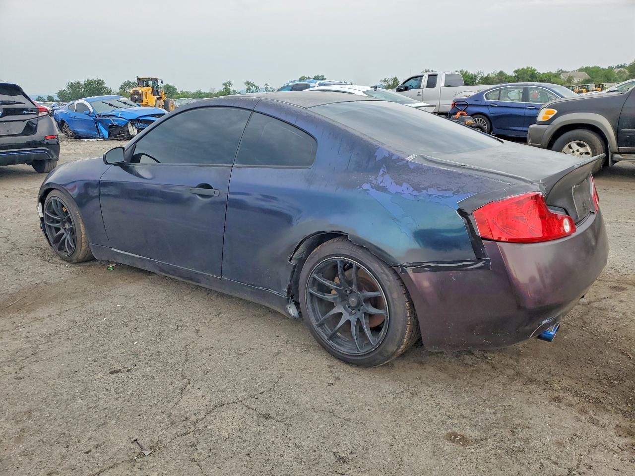 2004 Infiniti G35 Base - Фото 2