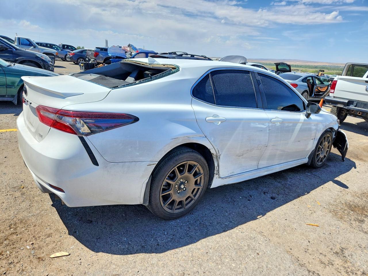 2023 Toyota Camry Se - Фото 3