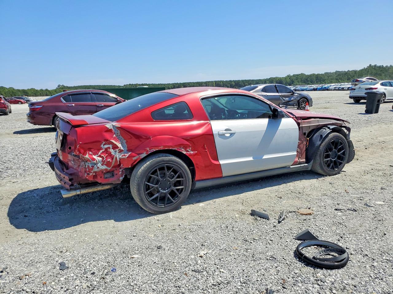 2005 Ford Mustang - Image 3