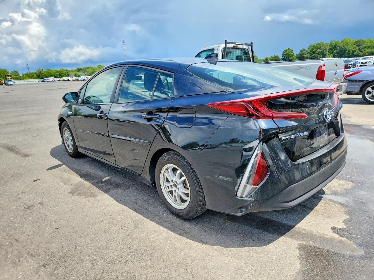 2021 Toyota Prius Prime Le - Image 2
