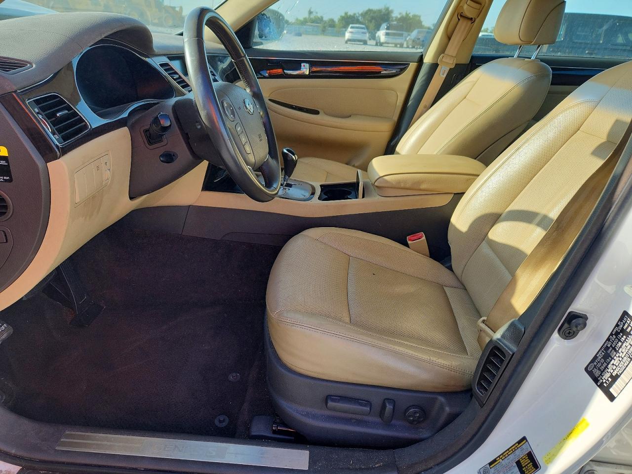 2011 Hyundai Genesis 3.8L - Фото 7