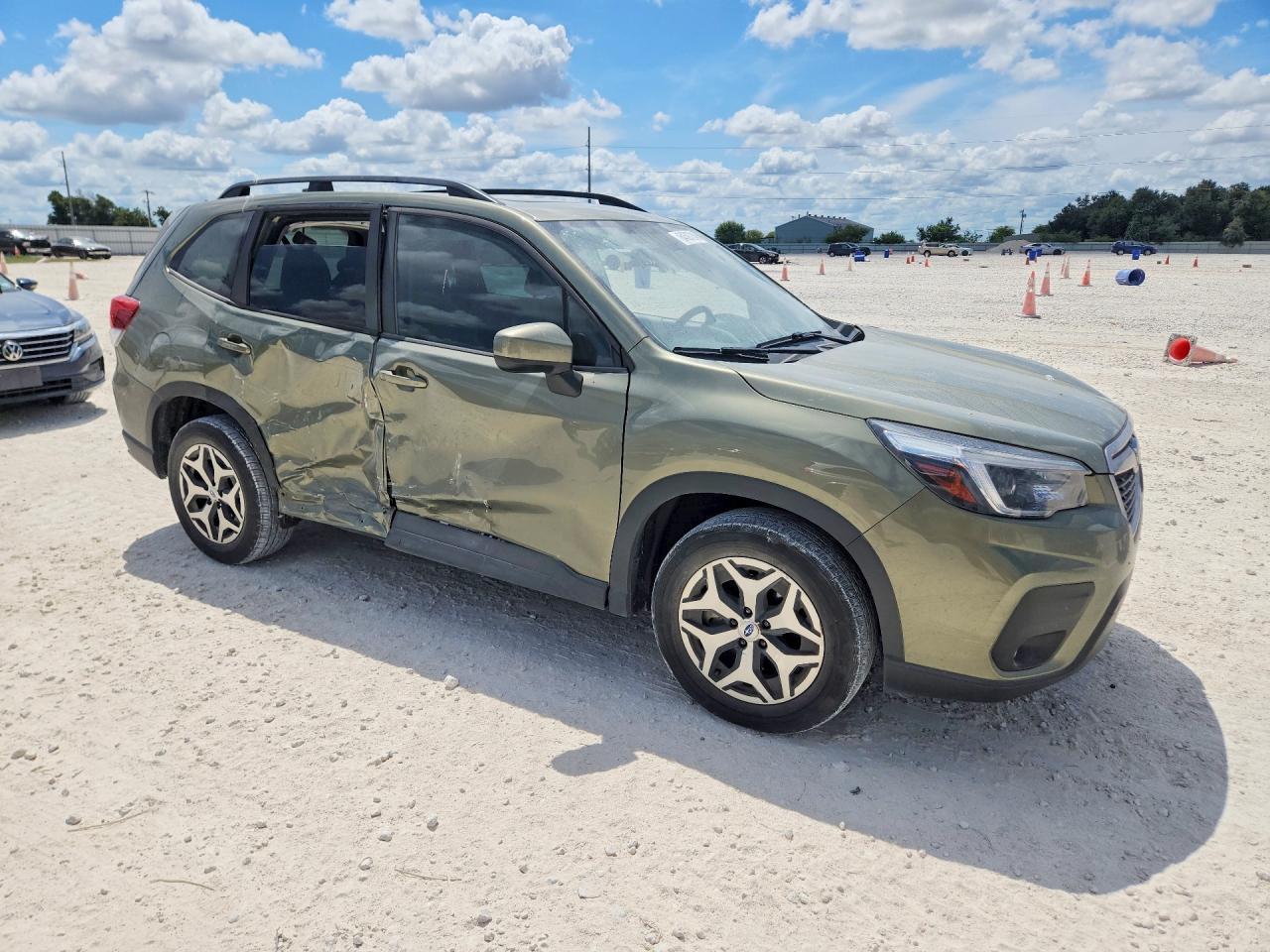 2021 Subaru Forester Premium - Image 4
