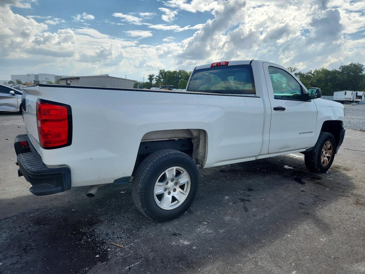 2014 Chevrolet Silverado C1500 - Image 3