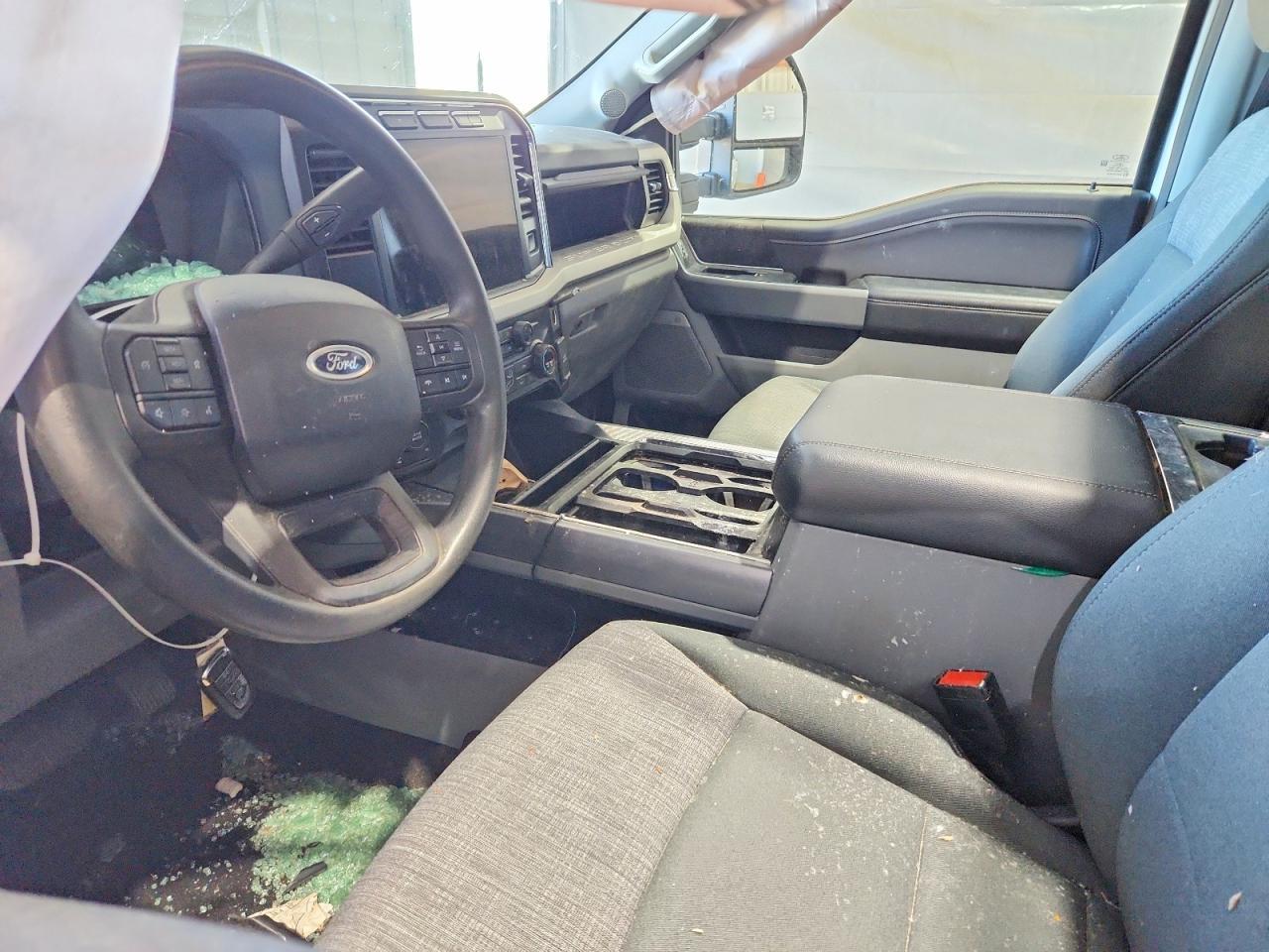 2024 Ford F250 Super Duty - Фото 7