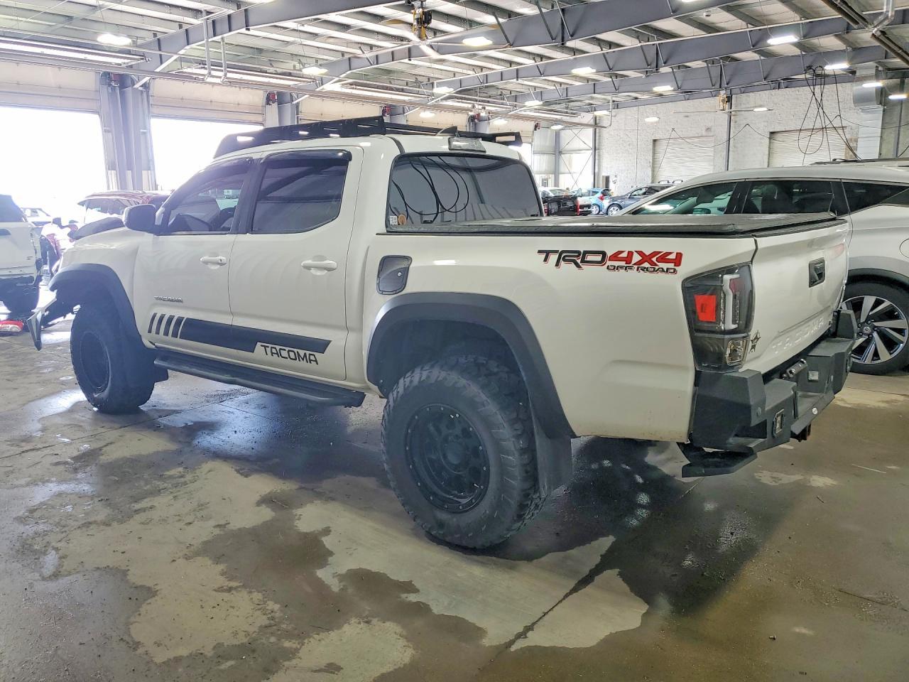 2017 Toyota Tacoma Trd Off-Road - Image 2