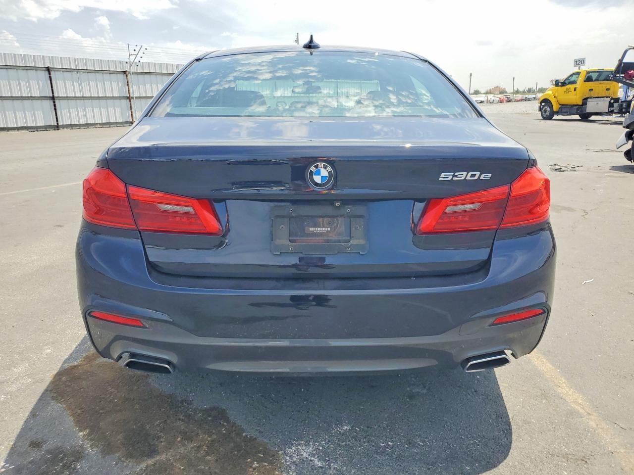 2019 BMW 530E - Фото 6
