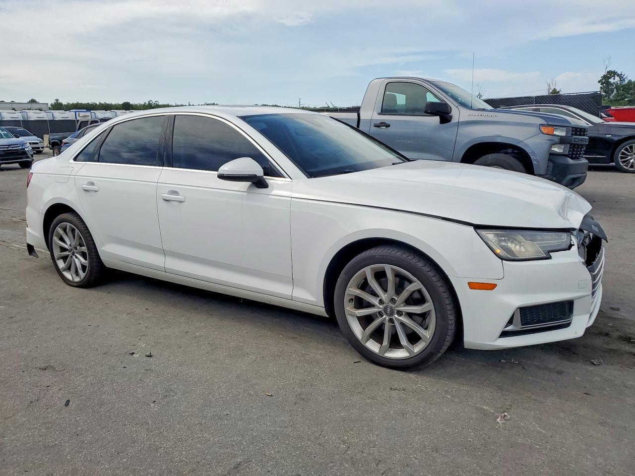 2019 Audi A4 Premium - Фото 4