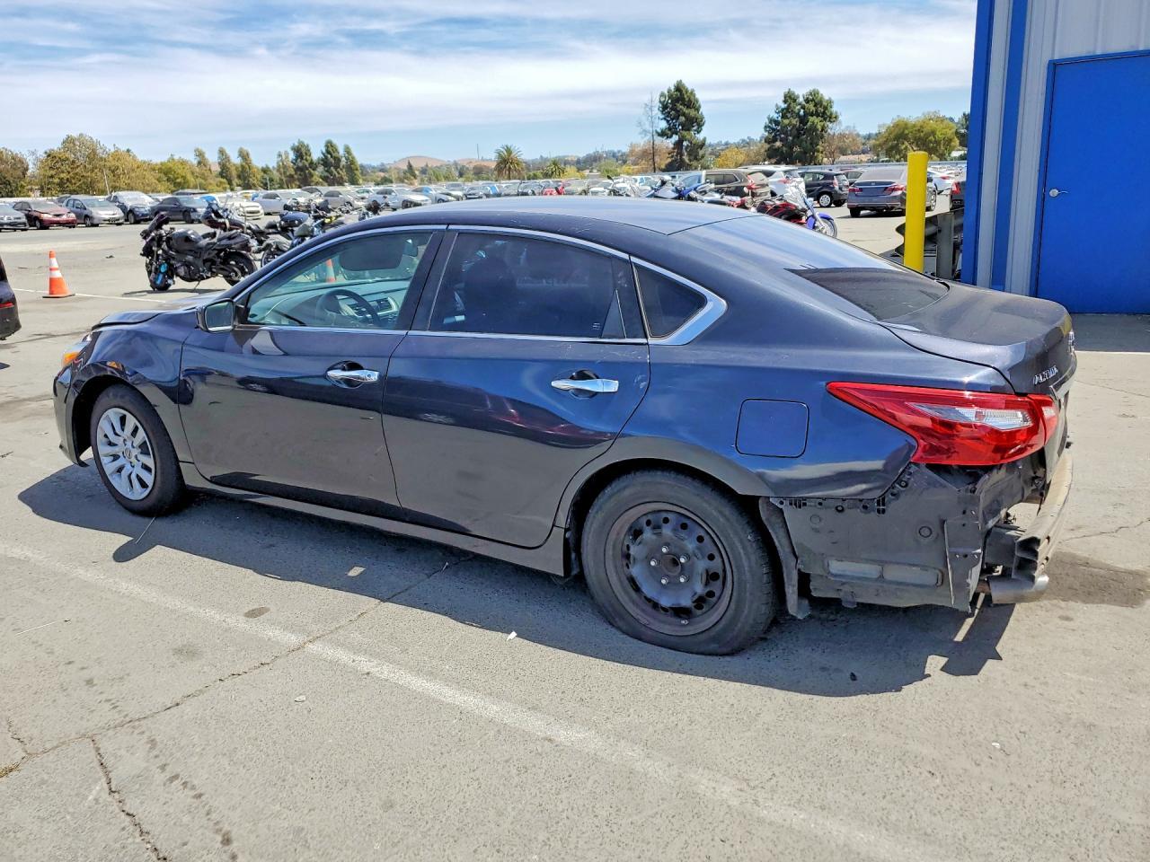 2018 Nissan Altima 2.5 S - Image 2