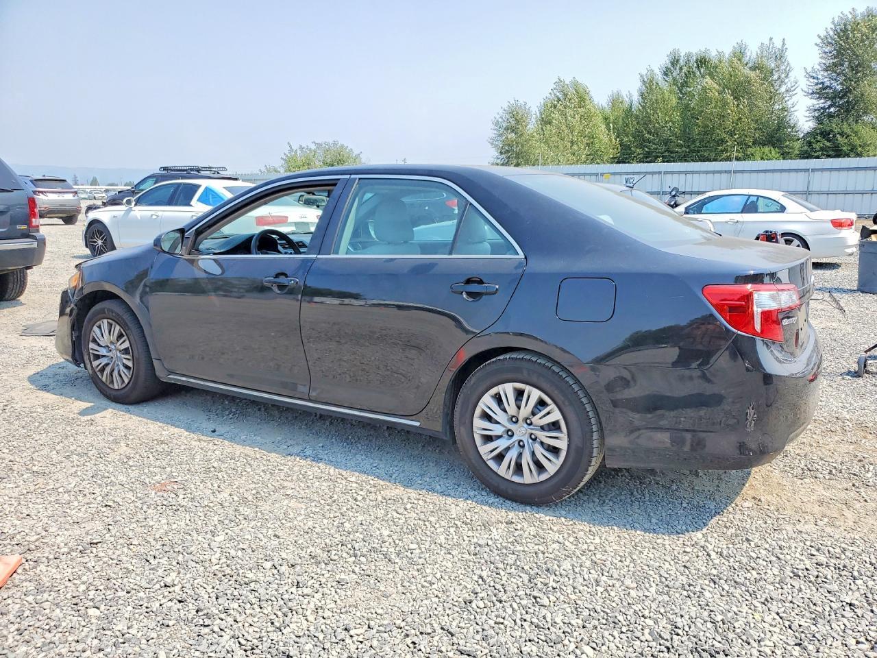 2014 Toyota Camry Le - Фото 2