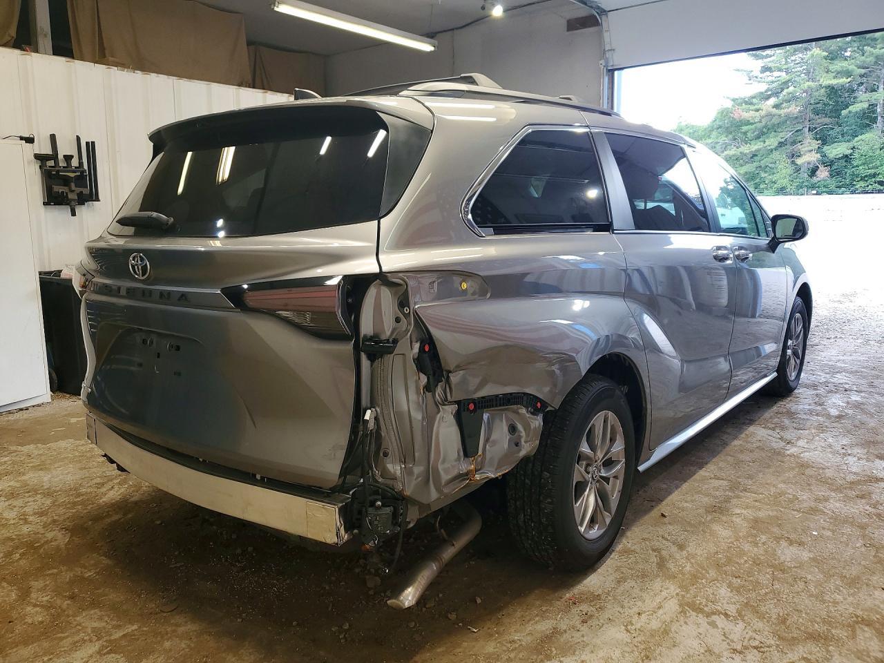 2026 Toyota Sienna Le - Фото 3