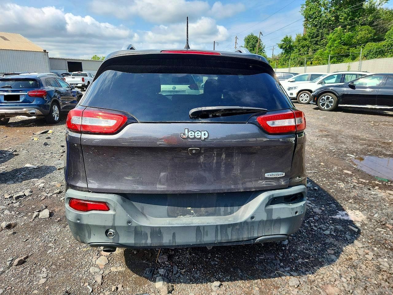 2018 Jeep Cherokee Latitude Plus - Image 6