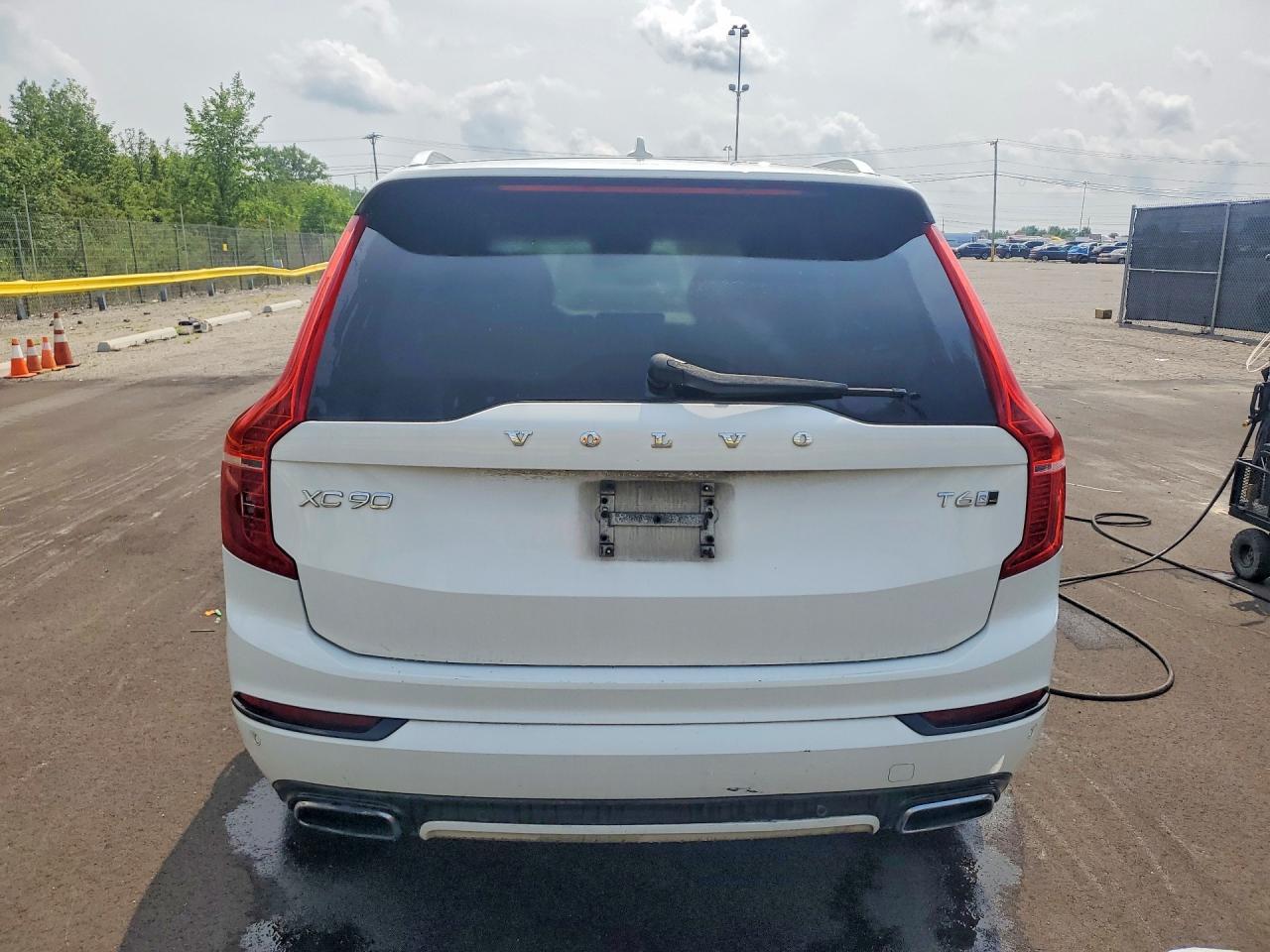 2016 Volvo Xc90 T6 - Image 6