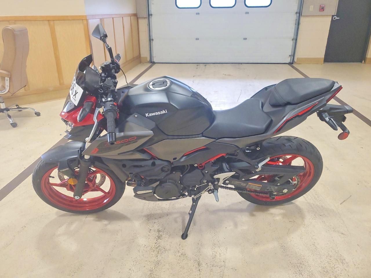 2025 Kawasaki Er500 - Фото 3