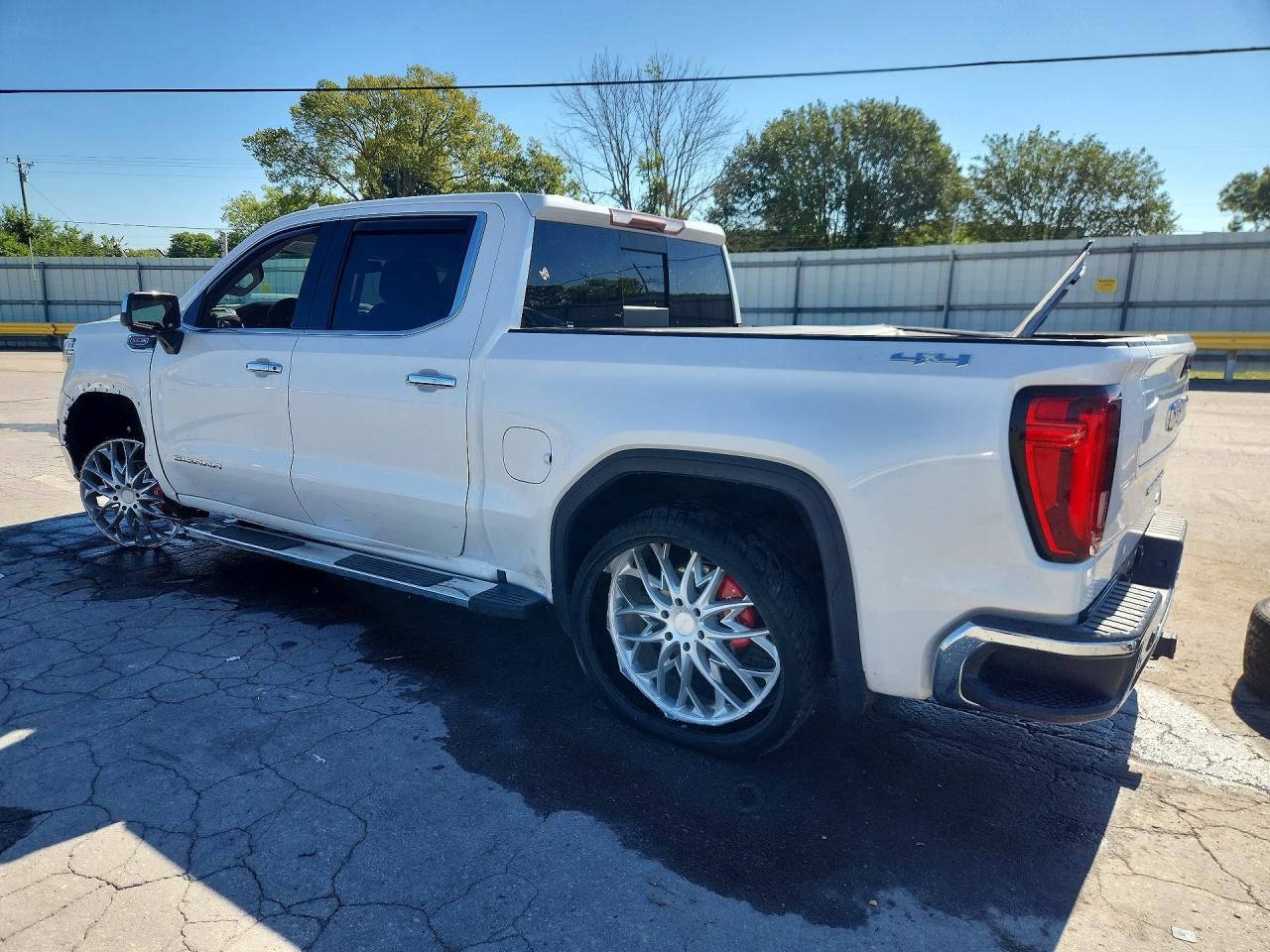 2019 GMC Sierra K1500 Slt - Image 2