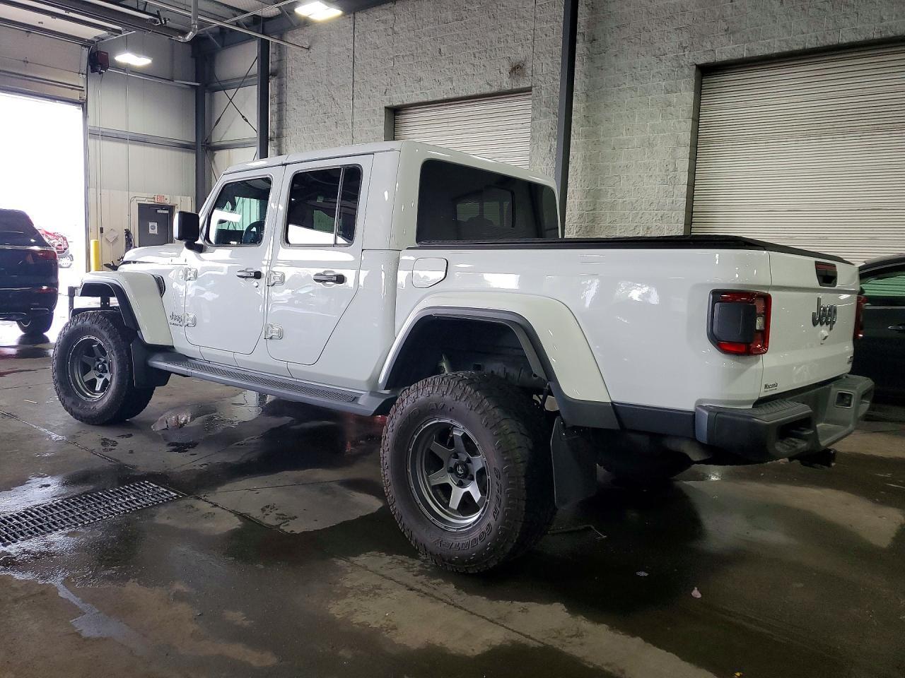 2021 Jeep Gladiator Overland - Фото 2