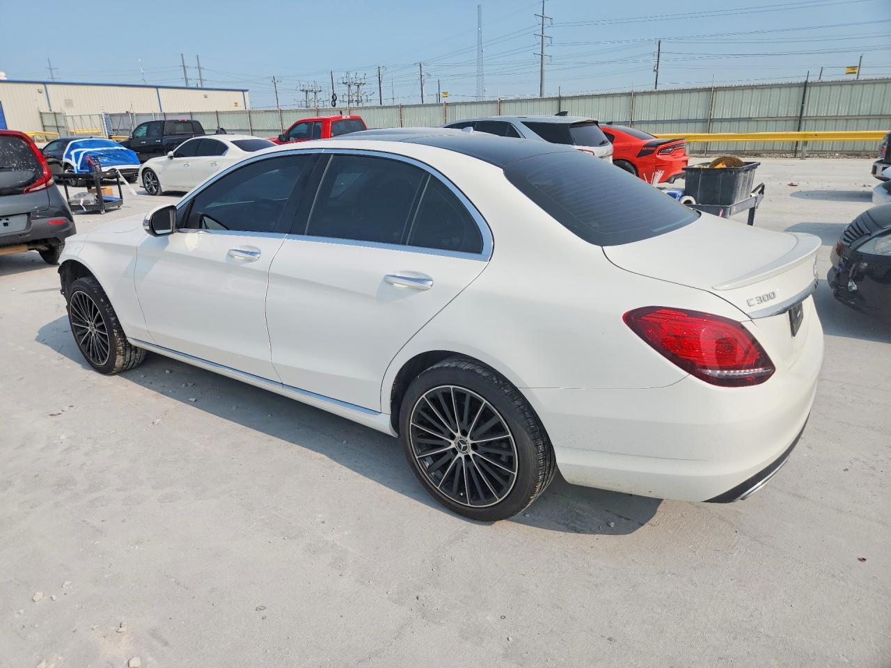 2019 Mercedes-Benz C 300 4Matic - Фото 2