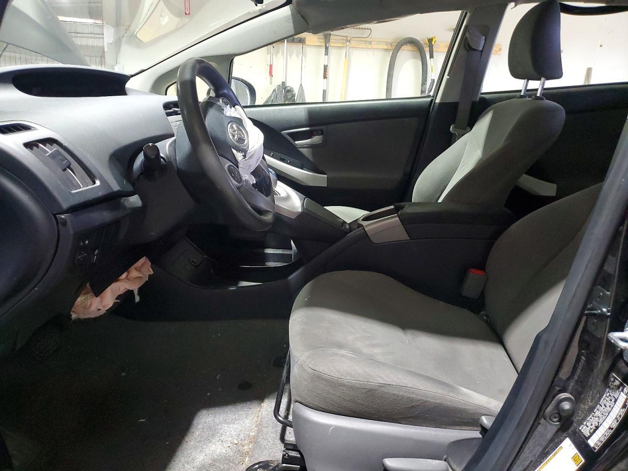 2015 Toyota Prius Two - Image 7