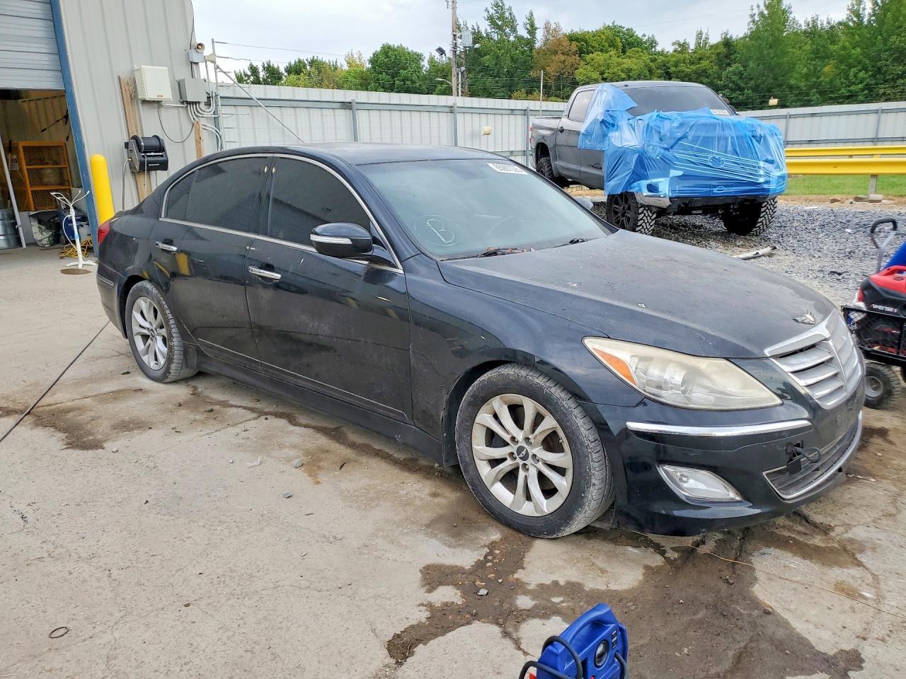 2013 Hyundai Genesis 3.8L - Фото 4
